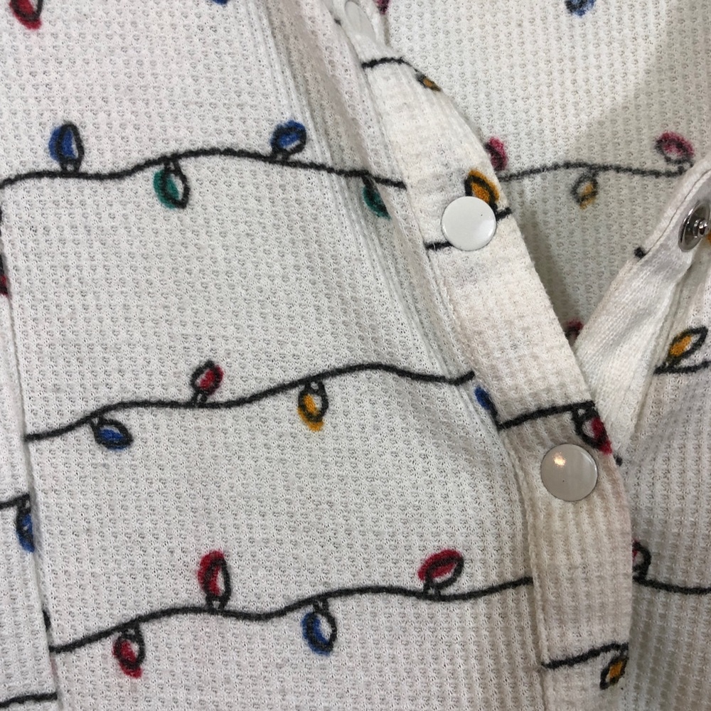 \BDG\• Holiday String Lights Romper - Picture 4 of 8